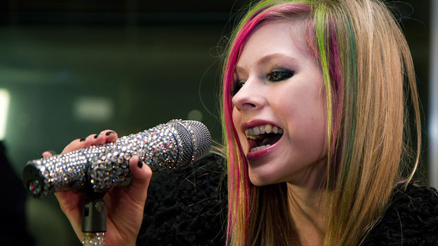 Avril Lavigne - What The Hell,