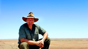Ray Mears Goes Walkabout: Desert