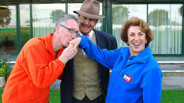 Bargain Hunt Famous Finds: Series 1: Lembit Opik MP and Edwina Currie