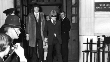 Stash: The Dandy Aesthete of Swinging London