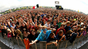 Glastonbury: 2009: 6 Music at Glastonbury: Lauren Laverne and Steve Lamacq