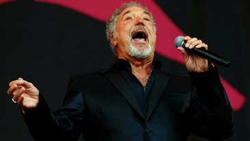 Glastonbury: 2009: Tom Jones