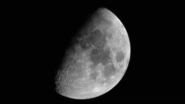 Trusadh: A Ghealach (The Moon)
