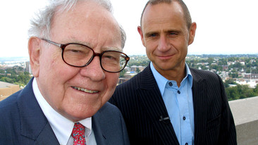 The World's Greatest Money Maker: Evan Davis meets Warren Buffett