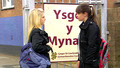 Pobol y Cwm: Wed, 04 Nov 2009