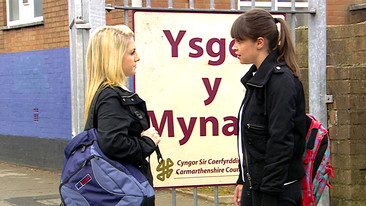Pobol y Cwm: 04/11/2009